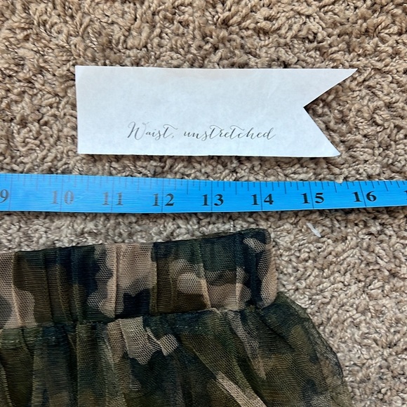 🆕 listing! Sheer camo ruffle skirt - Picture 4 of 9